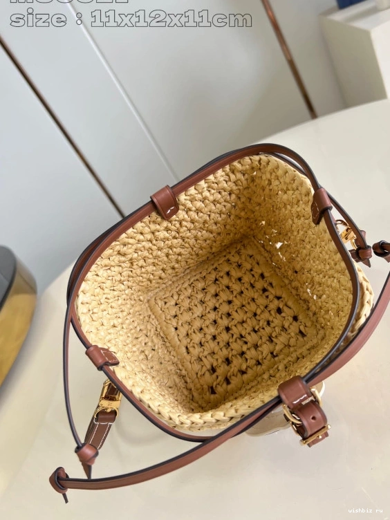 WIS VUITTON PURSE LOUIS NOÉ 1025